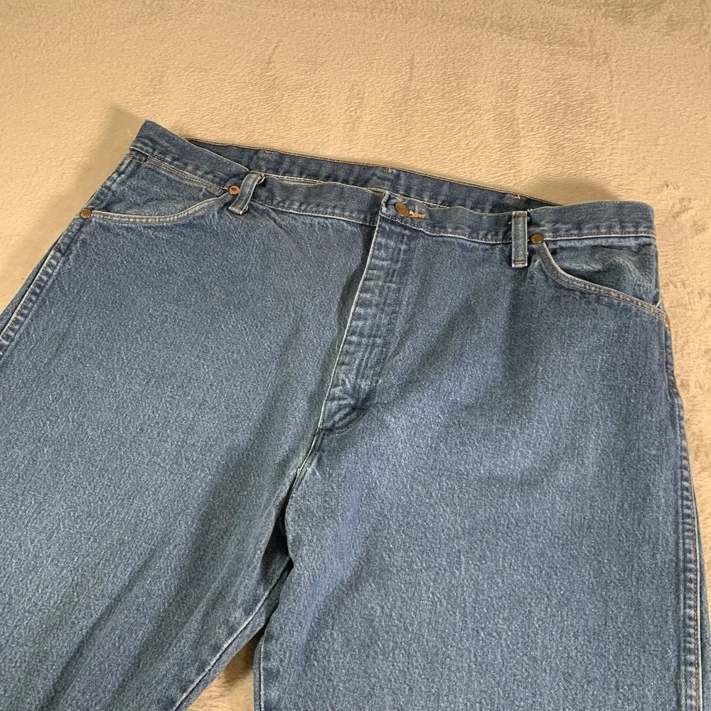 Vintage Wrangler 13MWZ Jeans Mens 42x32(40x28) Medium Wash Straight Made USA 90s
